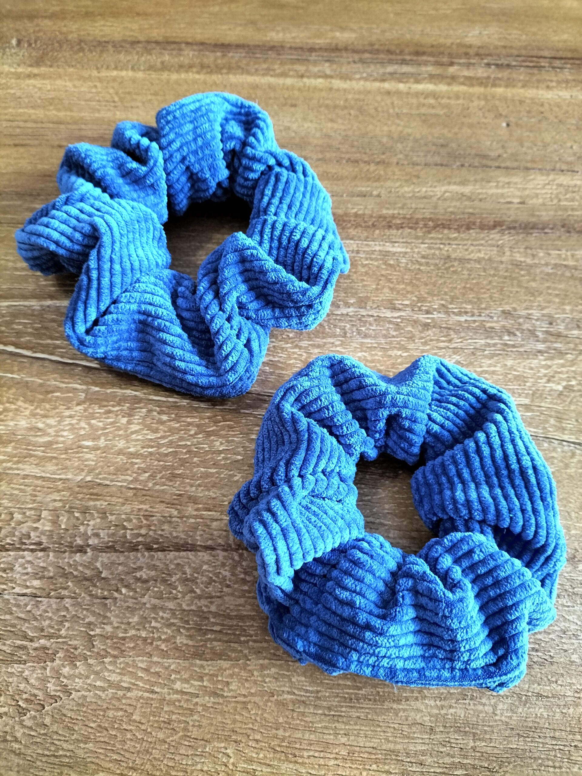 Duo de chouchous MEre & Fille en velours côtelÉ – Image 2